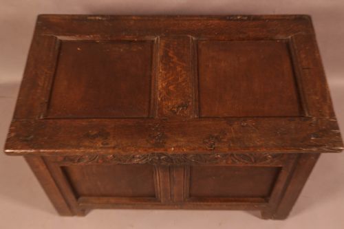 A RARE TINY OAK COFFER CIRCA 1670 - ADDITIONAL PHOTO 3