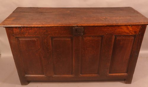 a large 18th century oak blanket box - CATEGORY: ANTIQUE CHESTS - DATED 18TH CENTURY