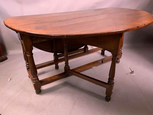 A GOOD SIZED 17TH CENTURY GATE LEG TABLE IN OAK - ADDITIONAL PHOTO 5