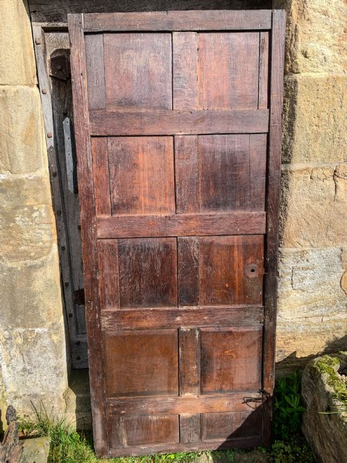 A 17TH CENTURY INTERNAL OAK DOOR YORK MINSTER - ADDITIONAL PHOTO 2