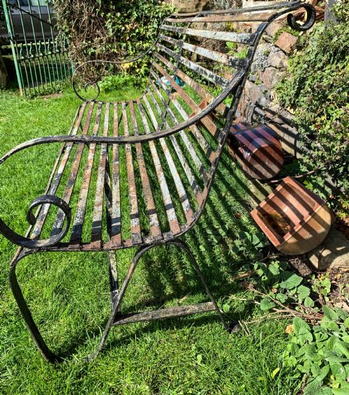 A WROUGHT IRON GARDEN BENCH OLD PAINT - ADDITIONAL PHOTO 4