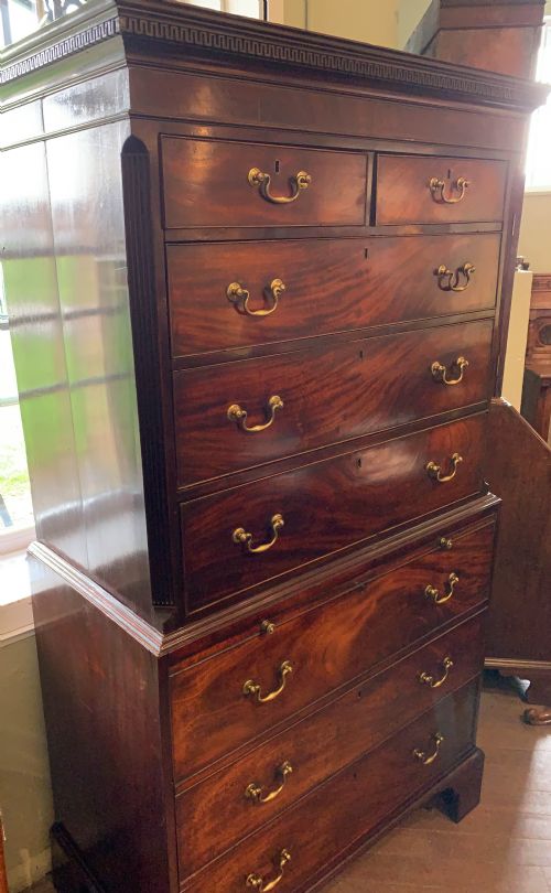 A FINE 18TH CENTURY CHEST ON CHEST - ADDITIONAL PHOTO 6