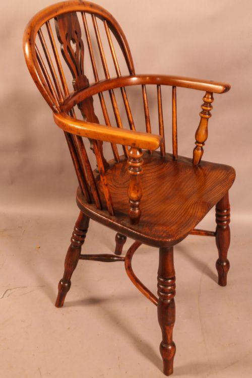 a yew wood windsor chair rockley maker - CATEGORY: ANTIQUE CHAIRS - DATED 19TH CENTURY