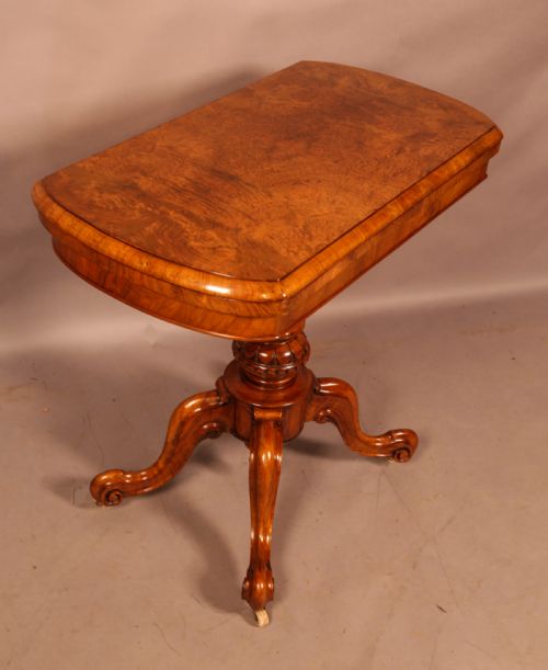 A GOOD VICTORIAN GAMES TABLE BURR WALNUT - ADDITIONAL PHOTO 3
