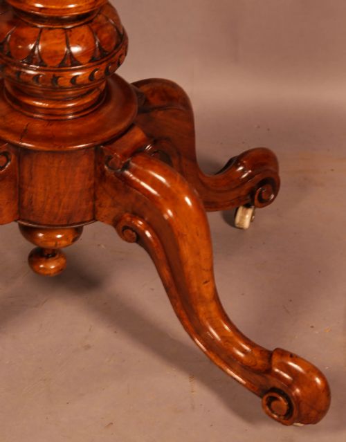 A GOOD VICTORIAN GAMES TABLE BURR WALNUT - ADDITIONAL PHOTO 5