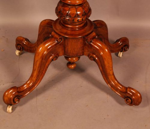 A GOOD VICTORIAN GAMES TABLE BURR WALNUT - ADDITIONAL PHOTO 6