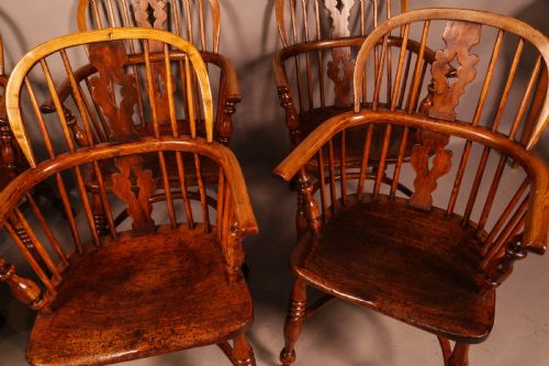 A MATCHING SET OF 6 WINDSOR CHAIRS - ADDITIONAL PHOTO 3