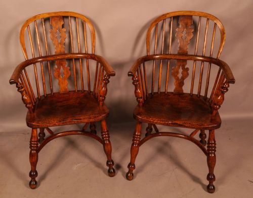 A MATCHING SET OF 6 WINDSOR CHAIRS - ADDITIONAL PHOTO 4