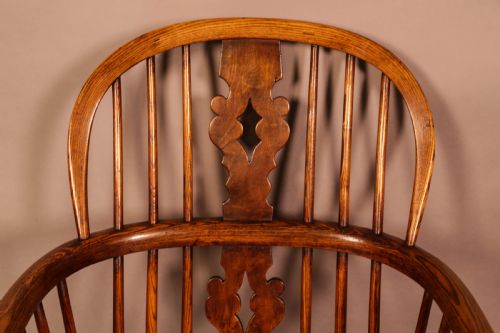 A MATCHING SET OF 6 WINDSOR CHAIRS - ADDITIONAL PHOTO 10
