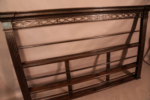 A LARGE GEORGIAN OAK PLATE RACK - ADDITIONAL PHOTO 5