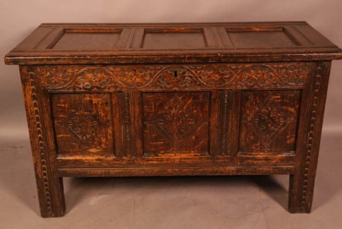 a 17th century oak blanket box - CATEGORY: ANTIQUE CHESTS - DATED 17TH CENTURY