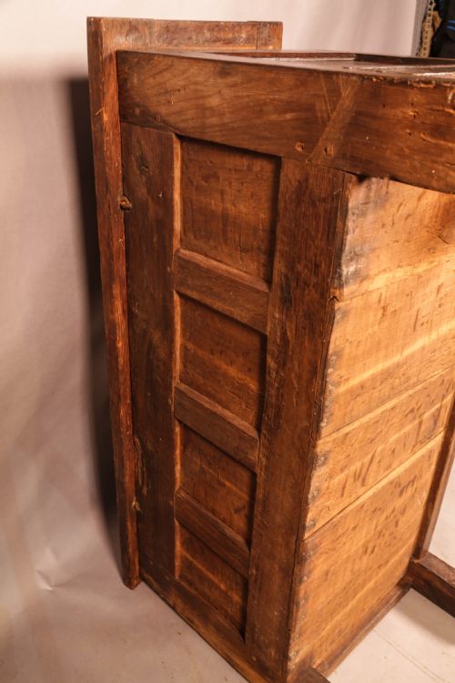 A 17TH CENTURY OAK BLANKET BOX - ADDITIONAL PHOTO 11