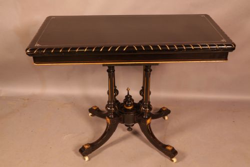 a good victorian games table - CATEGORY: ANTIQUE TABLES - DATED VICTORIAN