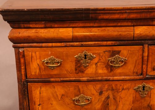 AN ENGLISH WALNUT CHEST ORIGINAL BRASSWORK - ADDITIONAL PHOTO 5