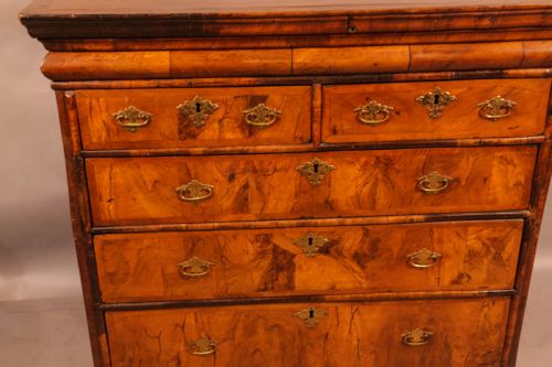AN ENGLISH WALNUT CHEST ORIGINAL BRASSWORK - ADDITIONAL PHOTO 7