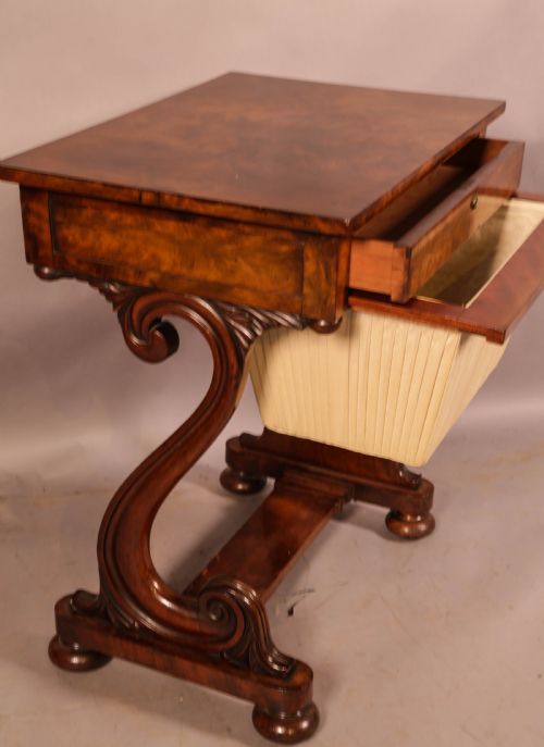 A GOOD WILLIAM IV LADIES SEWING TABLE IN MAHOGANY - ADDITIONAL PHOTO 5
