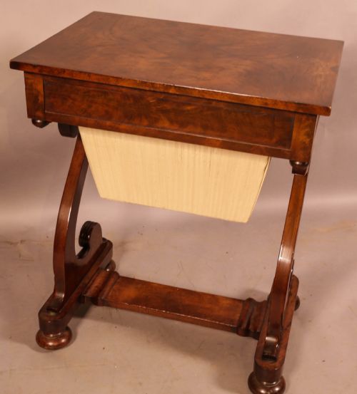 A GOOD WILLIAM IV LADIES SEWING TABLE IN MAHOGANY - ADDITIONAL PHOTO 6