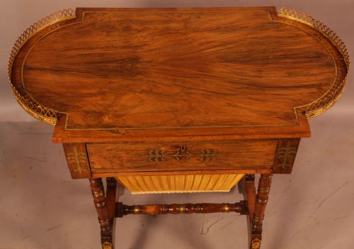 A STUNNING REGENCY ROSEWOOD SEWING TABLE BRASS INLAY - ADDITIONAL PHOTO 4