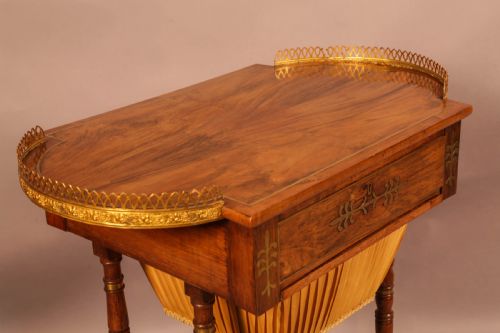 A STUNNING REGENCY ROSEWOOD SEWING TABLE BRASS INLAY - ADDITIONAL PHOTO 8