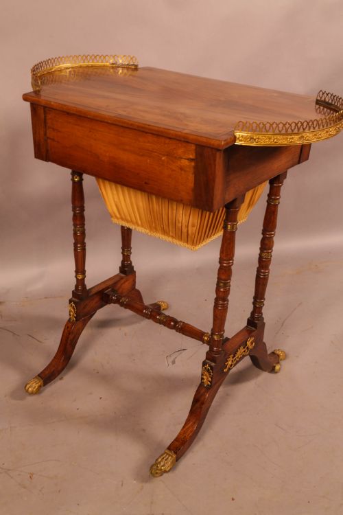 A STUNNING REGENCY ROSEWOOD SEWING TABLE BRASS INLAY - ADDITIONAL PHOTO 11