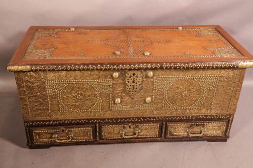 a 19th century zanzibar lidded box - CATEGORY: ANTIQUE CHESTS - DATED 19TH CENTURY