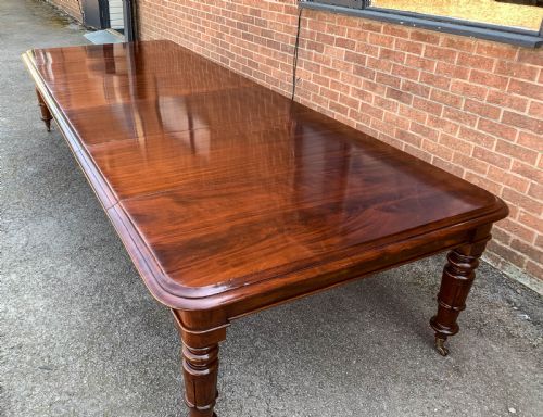A SUPER EARLY VICTORIAN EXTENDING DINING TABLE - ADDITIONAL PHOTO 4