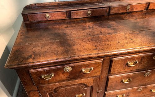 A SUPER GEORGIAN SERVING DRESSER IN OAK - ADDITIONAL PHOTO 2