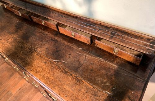 A SUPER GEORGIAN SERVING DRESSER IN OAK - ADDITIONAL PHOTO 6