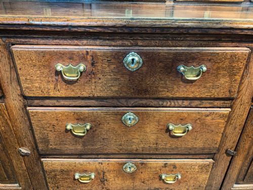 A SUPER GEORGIAN SERVING DRESSER IN OAK - ADDITIONAL PHOTO 8