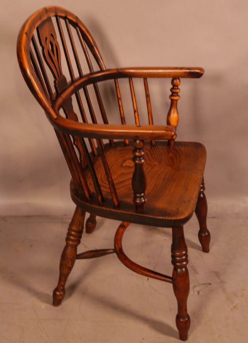 A GOOD YEW WOOD WINDSOR CHAIR ROCKLEY MADE