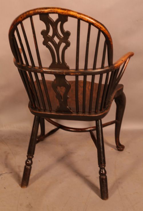 A RARE GEORGIAN YEW WINDSOR ON CABRIOLE LEGS - ADDITIONAL PHOTO 2