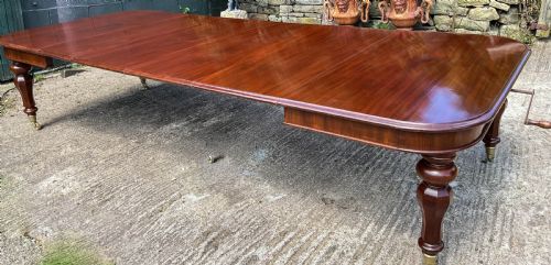 a superb early victorian extending dining table 4 leaves seats 12 - CATEGORY: ANTIQUE TABLES - DATED VICTORIAN