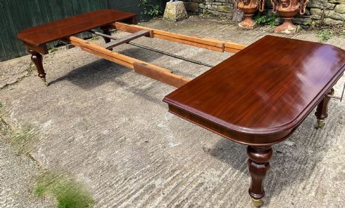 A SUPERB EARLY VICTORIAN EXTENDING DINING TABLE 4 LEAVES SEATS 12 - ADDITIONAL PHOTO 13