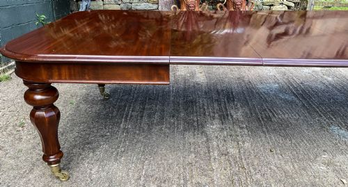 A SUPERB EARLY VICTORIAN EXTENDING DINING TABLE 4 LEAVES SEATS 12 - ADDITIONAL PHOTO 19
