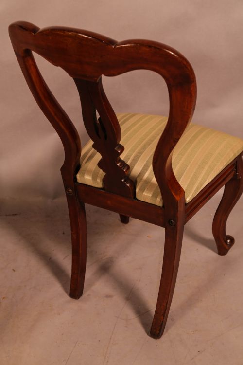 A SET OF 14 VICTORIAN SPEAR POINT DINING CHAIRS ON CABRIOLE LEGS - ADDITIONAL PHOTO 9