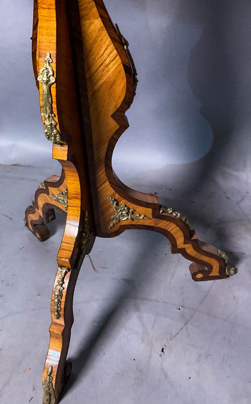 A SUPER KINGWOOD AND ROSEWOOD MARQUETRY INLAID TABLE - ADDITIONAL PHOTO 6