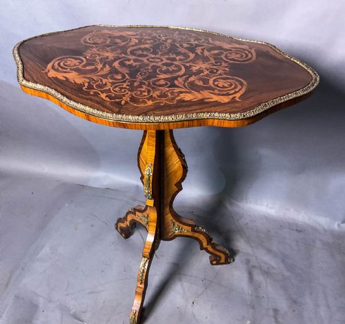 A SUPER KINGWOOD AND ROSEWOOD MARQUETRY INLAID TABLE - ADDITIONAL PHOTO 11