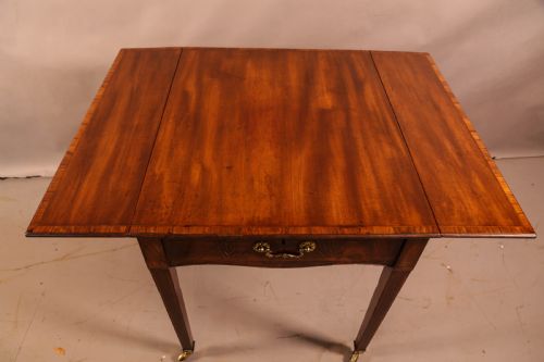 A SUPER GEORGIAN LIBRARY PEMBROKE TABLE - ADDITIONAL PHOTO 3