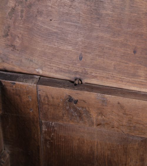 A SUPER 17TH CENTURY OAK DOWER CHEST - ADDITIONAL PHOTO 8
