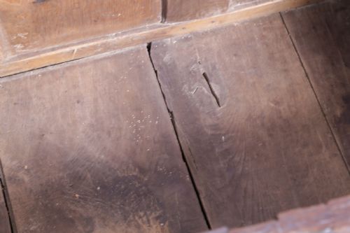 A SUPER 17TH CENTURY OAK DOWER CHEST - ADDITIONAL PHOTO 9