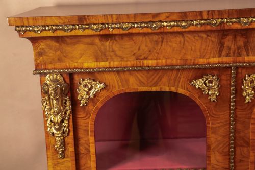 A VERY IMPRESSIVE VICTORIAN TWO DOOR BOOKCASE IN BURR WALNUT - ADDITIONAL PHOTO 8