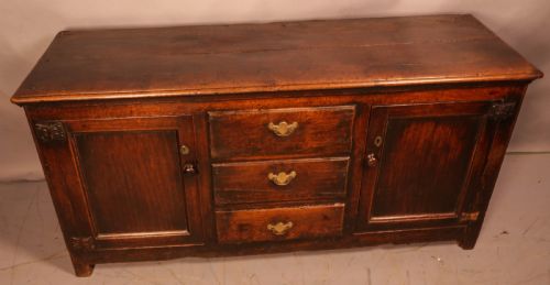 A GOOD GEORGIAN OAK SERVING DRESSER - ADDITIONAL PHOTO 3