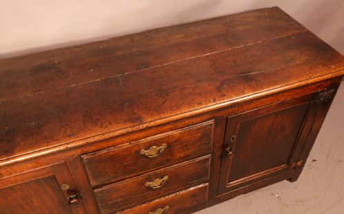 A GOOD GEORGIAN OAK SERVING DRESSER - ADDITIONAL PHOTO 5