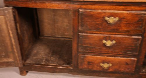 A GOOD GEORGIAN OAK SERVING DRESSER - ADDITIONAL PHOTO 8