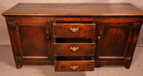 A GOOD GEORGIAN OAK SERVING DRESSER - ADDITIONAL PHOTO 9