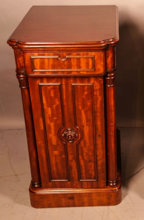 FANTASTIC PAIR OF VICTORIAN BEDSIDE CHESTS - ADDITIONAL PHOTO 1