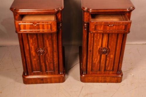 FANTASTIC PAIR OF VICTORIAN BEDSIDE CHESTS - ADDITIONAL PHOTO 4