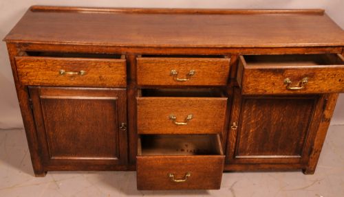 A GEORGIAN SERVING DRESSER IN OAK - ADDITIONAL PHOTO 3