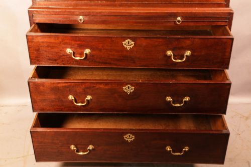 A GOOD 18TH CENTURY CHEST ON CHEST - ADDITIONAL PHOTO 4