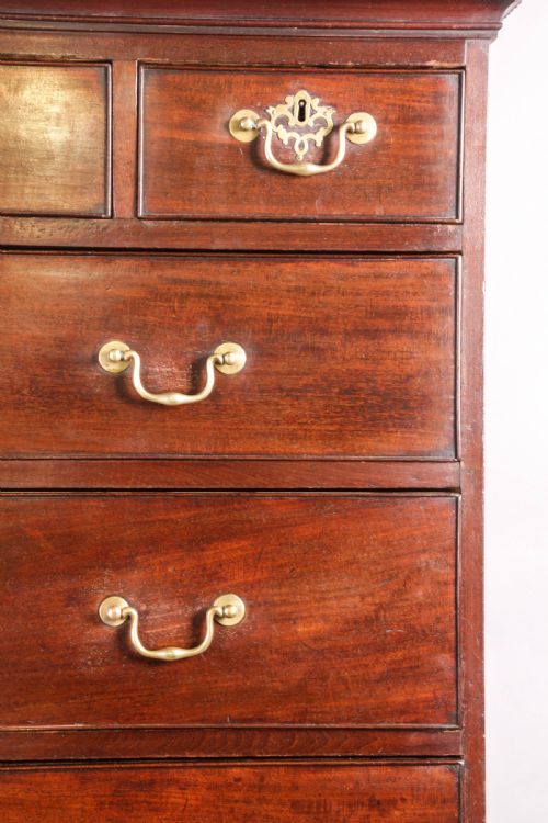 A GOOD 18TH CENTURY CHEST ON CHEST - ADDITIONAL PHOTO 9